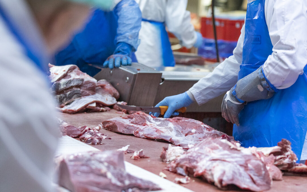 Manutention en boucherie à Bettembourg : des ouvriers polyvalents